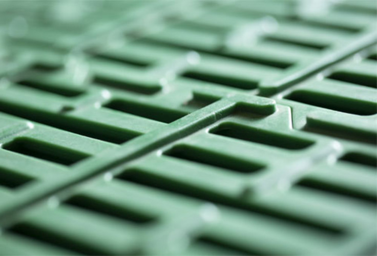 Plastic grating