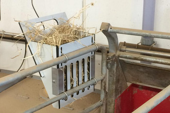 Straw rack in fibre material