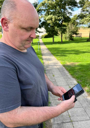 Farmer-with-a-mobile-phone