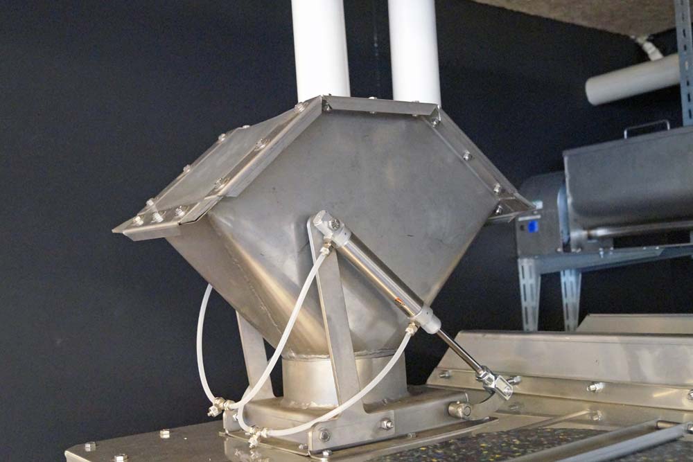 Components for liquid feeding system